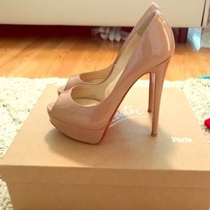 Christian Louboutin lady peep